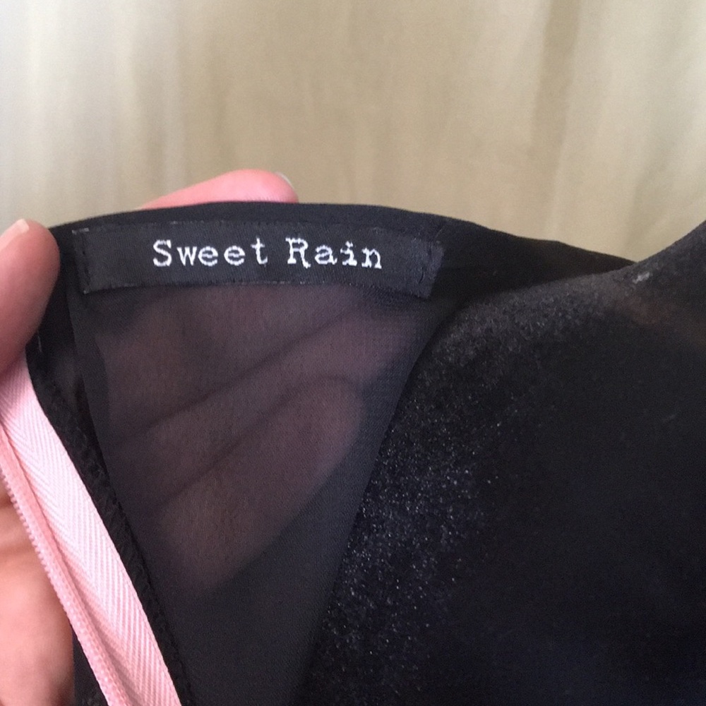 Sweet Rain Romper in Peach - Picture 6 of 7